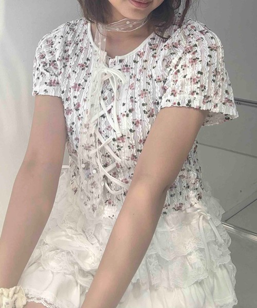 AS KNOW AS plus(アズノゥアズプラス)の「♪レースアップリボン 花柄フリル半袖プルオーバー(Tシャツ/カットソー・レディース・ブルー系/ブラウン系/レッド系/レッド系1/ブラック/ドット/ブルー系1・FREE)」の16枚目の写真