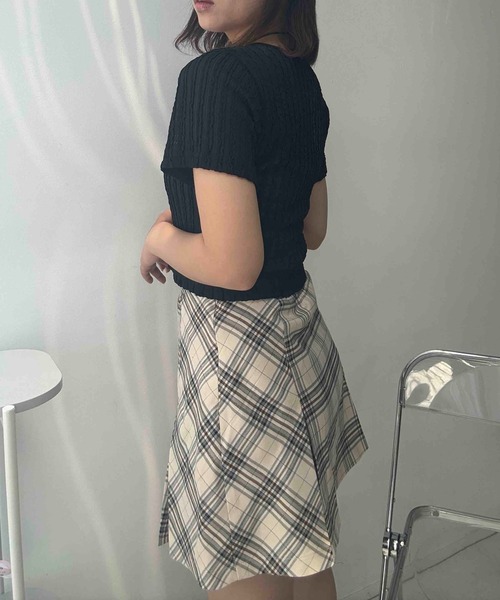 AS KNOW AS plus(アズノゥアズプラス)の「♪レースアップリボン 花柄フリル半袖プルオーバー(Tシャツ/カットソー・レディース・ブルー系/ブラウン系/レッド系/レッド系1/ブラック/ドット/ブルー系1/ブラック系1/ブラック系2/グレー系2・FREE)」の21枚目の写真