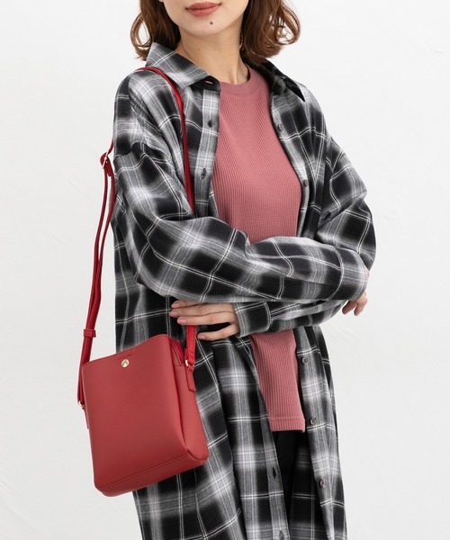 Honeys（ハニーズ）の「軽量両あおりミニバッグ（ショルダーバッグ・レディース・ライトベージュ/ブラック/レッド/アイボリー/グレイッシュベージュ/シルバー・FREE）」の8枚目の写真