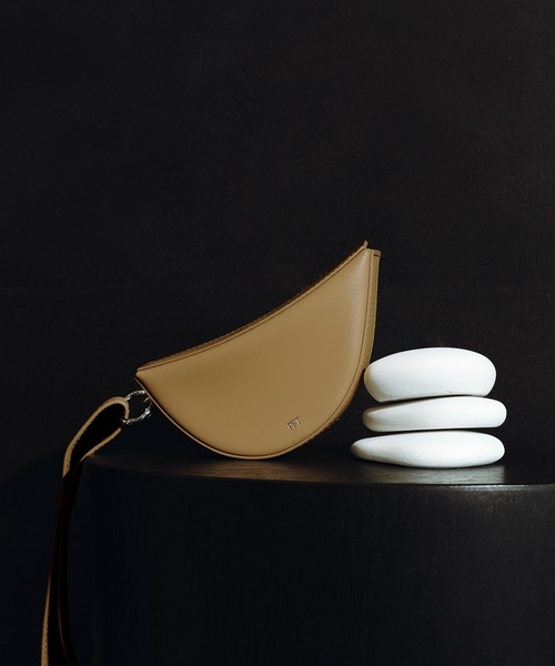 ADAM ET ROPE'(アダムエロペ)の「【PFT】Tori Mini チャーム(キーホルダー・レディース・キャメル/ホワイト・FREE)」の1枚目の写真