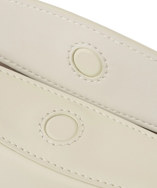 ADAM ET ROPE'(アダムエロペ)の「【PFT】Tori Mini チャーム(キーホルダー・レディース・キャメル/ホワイト・FREE)」の12枚目の写真