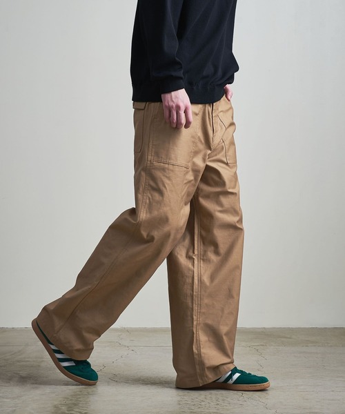 info. BEAUTY&YOUTH（インフォビューティアンドユース）の「【マルチサイズ】 バックサテン バギー ベイカー パンツ（その他パンツ・メンズ・ブラウン/ベージュ/モカ/ブラック/ブラック系その他2/ネイビー/オリーブ/ブルー系その他・マルチサイズ）」の3枚目の写真