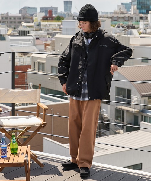 GERRY(ジェリー)の「GERRY / ジェリー 別注 <撥水>ラバーロゴ オーバーサイズマウンテンパーカー【BARK MANHATTAN】(マウンテンパーカー・メンズ・ブラック/ブラック系/ライトグレー/ブラウン系・L/M)」の14枚目の写真