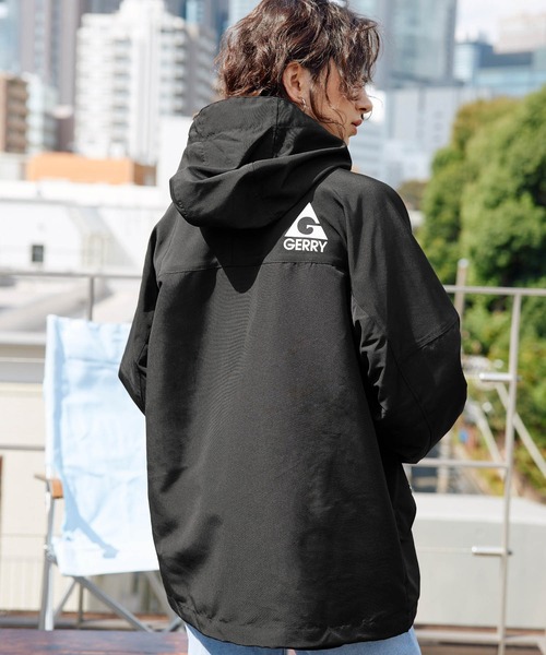 GERRY(ジェリー)の「GERRY / ジェリー 別注 <撥水>ラバーロゴ オーバーサイズマウンテンパーカー【BARK MANHATTAN】(マウンテンパーカー・メンズ・ブラック/ブラック系/ライトグレー/ブラウン系・L/M)」の7枚目の写真
