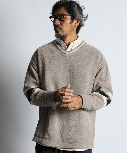 The DUFFER of ST.GEORGE（ザダファーオブセントジョージ）の「V-NECK FOOTBALL KINT：Vネック フットボールデザイン モールニット（ニット/セーター・メンズ・ネイビー/ベージュ・MEDIUM/X-LARGE/LARGE）」の3枚目の写真