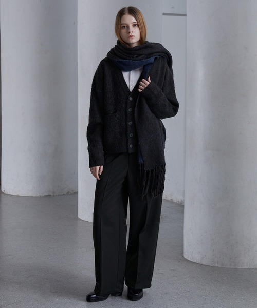 CLEL（クレイル）の「【CLEL】Alpaca Blend Reversible Shaggy Large Scarf / アルパカブレンド リバーシブルシャギー大判マフラー（マフラー・メンズ・ブラウン/チャコールグレー/ブラック・FREE）」の7枚目の写真