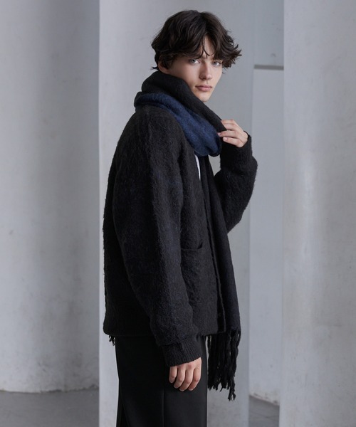 CLEL（クレイル）の「【CLEL】Alpaca Blend Reversible Shaggy Large Scarf / アルパカブレンド リバーシブルシャギー大判マフラー（マフラー・メンズ・ブラウン/チャコールグレー/ブラック・FREE）」の9枚目の写真