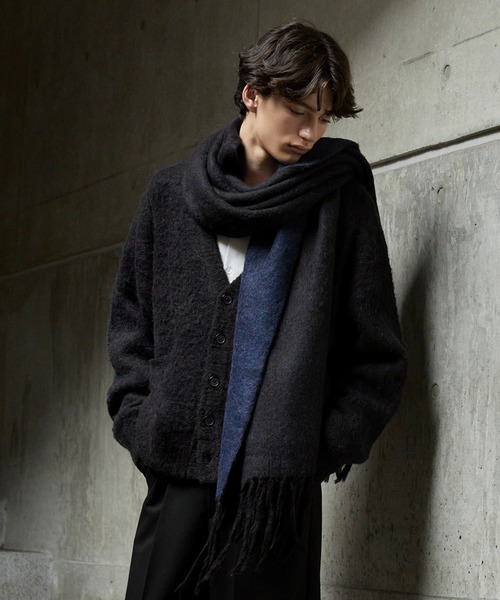CLEL（クレイル）の「【CLEL】Alpaca Blend Reversible Shaggy Large Scarf / アルパカブレンド リバーシブルシャギー大判マフラー（マフラー・メンズ・ブラウン/チャコールグレー/ブラック・FREE）」の12枚目の写真