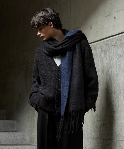 CLEL（クレイル）の「【CLEL】Alpaca Blend Reversible Shaggy Large Scarf / アルパカブレンド リバーシブルシャギー大判マフラー（マフラー・メンズ・ブラウン/チャコールグレー/ブラック・FREE）」の13枚目の写真