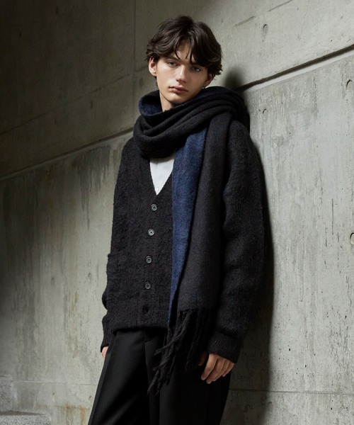 CLEL（クレイル）の「【CLEL】Alpaca Blend Reversible Shaggy Large Scarf / アルパカブレンド リバーシブルシャギー大判マフラー（マフラー・メンズ・ブラウン/チャコールグレー/ブラック・FREE）」の15枚目の写真