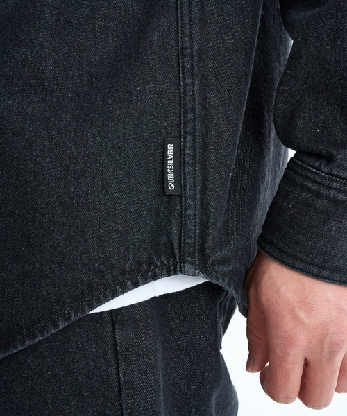 Quiksilver(クイックシルバー)の「DENIM WASH SHIRT/クイックシルバー長袖デニムシャツ(シャツ/ブラウス・メンズ・ブラック/グレー・MEDIUM/LARGE/X-LARGE)」の13枚目の写真