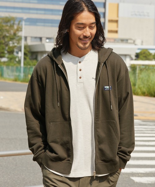 THE CRAFT CREW PRODUCTS(ザクラフトクループロダクツ)の「【セットアップ対応】12ozヘビーウェイト ダブルジップ裏毛スウェットパーカー / 抗菌防臭【THE CRAFT CREW PRODUCTS】(パーカー・メンズ・ダークブラウン/ネイビー/スミクロ/アッシュグレー/ブラック・S/L/M)」の4枚目の写真