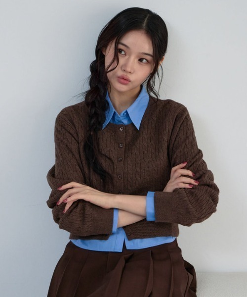 archives（アルシーヴ）の「ケーブルニットＣＤ×シャツＳＥＴ（アンサンブル・レディース・ブラウン/グレイッシュベージュ/グレー/チャコールグレー・MEDIUM）」の3枚目の写真