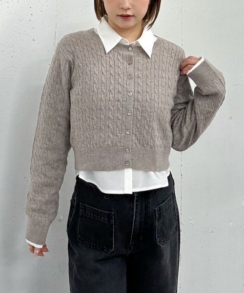archives（アルシーヴ）の「ケーブルニットＣＤ×シャツＳＥＴ（アンサンブル・レディース・ブラウン/グレイッシュベージュ/グレー/チャコールグレー・MEDIUM）」の4枚目の写真
