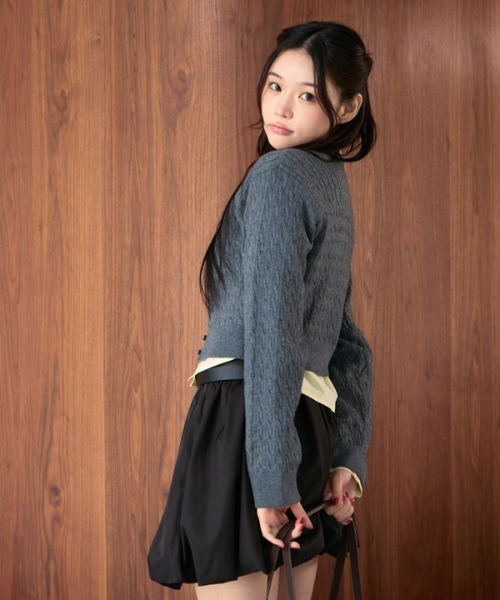 archives（アルシーヴ）の「ケーブルニットＣＤ×シャツＳＥＴ（アンサンブル・レディース・ブラウン/グレイッシュベージュ/グレー/チャコールグレー・MEDIUM）」の7枚目の写真