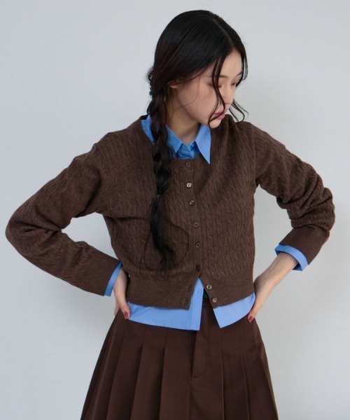 archives（アルシーヴ）の「ケーブルニットＣＤ×シャツＳＥＴ（アンサンブル・レディース・ブラウン/グレイッシュベージュ/グレー/チャコールグレー・MEDIUM）」の15枚目の写真