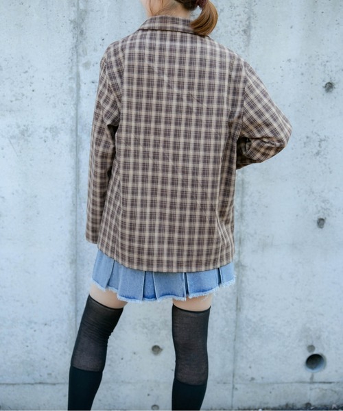 GORGE(ゴージ)の「《チェック柄×ダブルテーラー》レディース ジャケット 羽織り オーバーサイズ 春秋冬(テーラードジャケット・レディース・ブラック/グリーン/ブラウン/ダークブラウン・F)」の15枚目の写真