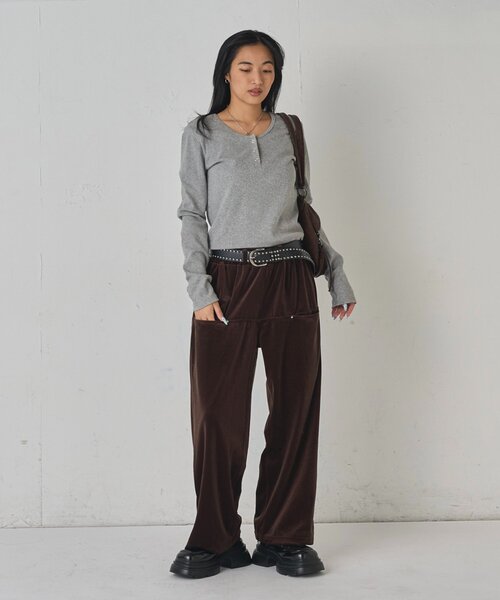 WHO'S WHO gallery（フーズフーギャラリー）の「スラポケベロアパンツ（その他パンツ・レディース・ブラック/ブラウン・SMALL/MEDIUM）」の11枚目の写真