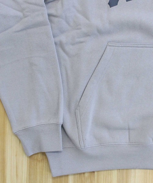 HUF（ハフ）の「アーチプルオーバーフーディ スウェットパーカー ARCH P/O HOODIE（パーカー・メンズ・ブラック/グレー系その他2・XL/L/M）」の12枚目の写真