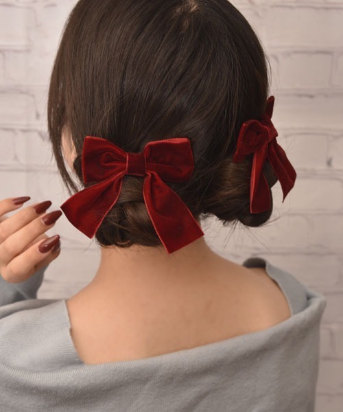 Mayree(メイリー)の「【float】ベロア リボン ヘアクリップ【2個セット】(バレッタ/ヘアクリップ・レディース・ブラック/ワインレッド・FREE)」の2枚目の写真