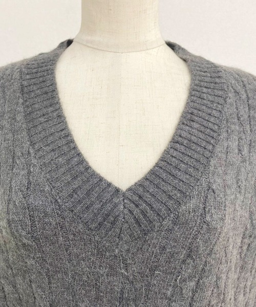 DAY CLOSET（デイ クローゼット）の「レディース ゆるっとオーバーサイズ。ケーブル編みVネックニットベスト（ベスト・レディース・グレー/ブラック・FREE）」の7枚目の写真