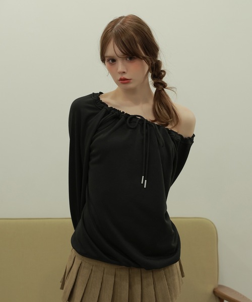M DOLLY(エムドリー)の「front ribbon ombra sweat tops/フロントリボンオンブラスウェットトップス(スウェット・レディース・ブラック/グレー・FREE)」の3枚目の写真