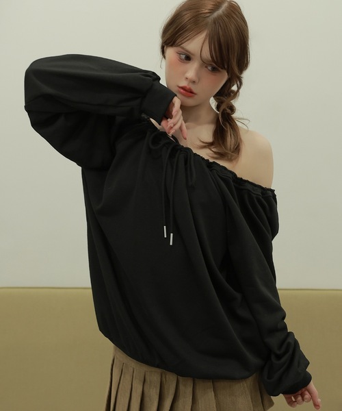 M DOLLY(エムドリー)の「front ribbon ombra sweat tops/フロントリボンオンブラスウェットトップス(スウェット・レディース・ブラック/グレー・FREE)」の4枚目の写真