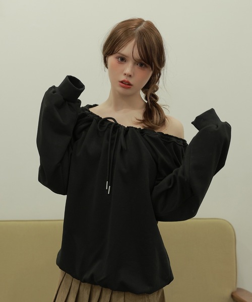 M DOLLY(エムドリー)の「front ribbon ombra sweat tops/フロントリボンオンブラスウェットトップス(スウェット・レディース・ブラック/グレー・FREE)」の5枚目の写真