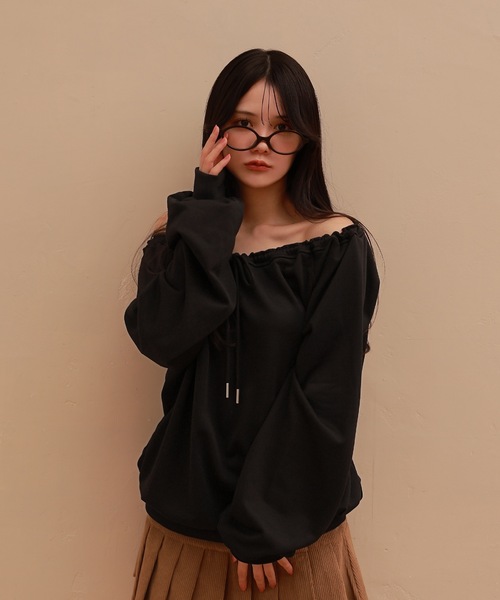 M DOLLY(エムドリー)の「front ribbon ombra sweat tops/フロントリボンオンブラスウェットトップス(スウェット・レディース・ブラック/グレー・FREE)」の13枚目の写真