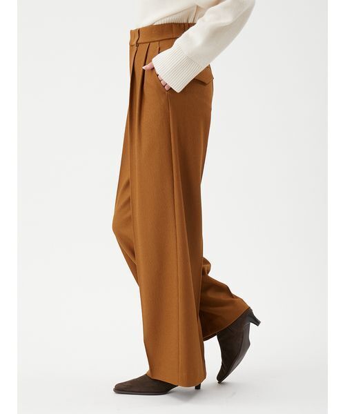 Mila Owen（ミラオーウェン）の「コーデュロイライク2タックワイドパンツ（その他パンツ・レディース・キャメル/レッド/アイボリー・0/1/00）」の9枚目の写真