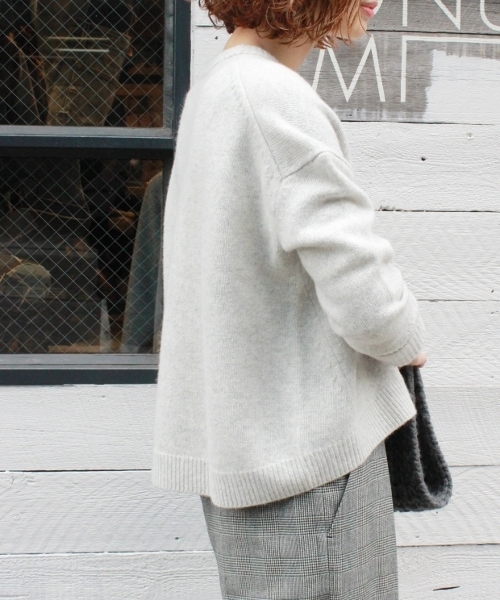 JOURNAL STANDARD(ジャーナルスタンダード)の「カシミヤウールビッグシルエットクループルオーバー#(ニット/セーター・レディース・ベージュ/ライトグレー/チャコールグレー・FREE)」の5枚目の写真