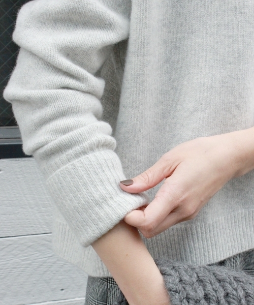 JOURNAL STANDARD(ジャーナルスタンダード)の「カシミヤウールビッグシルエットクループルオーバー#(ニット/セーター・レディース・ベージュ/ライトグレー/チャコールグレー・FREE)」の6枚目の写真