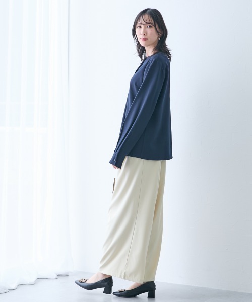 slattgir(スラットジール)の「高身長 表面微起毛キーネックブラウス(トールサイズ)(シャツ/ブラウス・レディース・ブラック/ネイビー・TLL/TL/TM/T5L/T4L/T3L)」の6枚目の写真