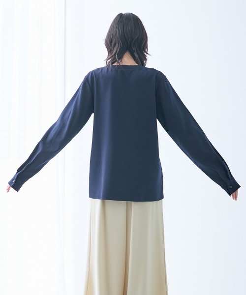 slattgir(スラットジール)の「高身長 表面微起毛キーネックブラウス(トールサイズ)(シャツ/ブラウス・レディース・ブラック/ネイビー・TLL/TL/TM/T5L/T4L/T3L)」の12枚目の写真