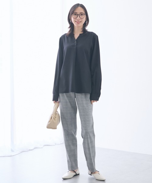 slattgir(スラットジール)の「高身長 表面微起毛キーネックブラウス(トールサイズ)(シャツ/ブラウス・レディース・ブラック/ネイビー・TLL/TL/TM/T5L/T4L/T3L)」の16枚目の写真