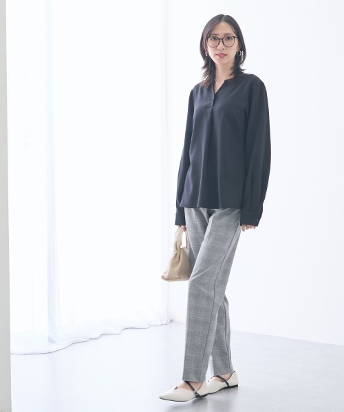 slattgir(スラットジール)の「高身長 表面微起毛キーネックブラウス(トールサイズ)(シャツ/ブラウス・レディース・ブラック/ネイビー・TLL/TL/TM/T5L/T4L/T3L)」の18枚目の写真