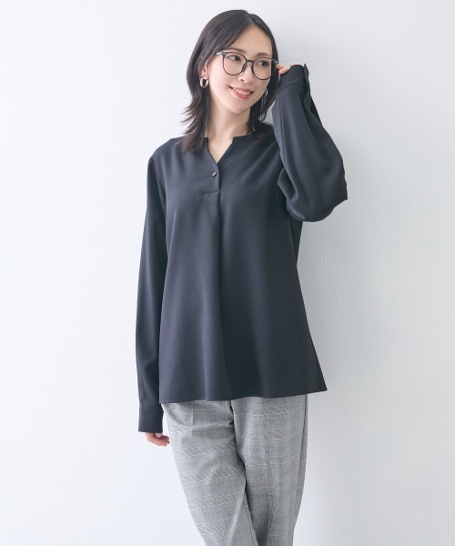 slattgir(スラットジール)の「高身長 表面微起毛キーネックブラウス(トールサイズ)(シャツ/ブラウス・レディース・ブラック/ネイビー・TLL/TL/TM/T5L/T4L/T3L)」の21枚目の写真