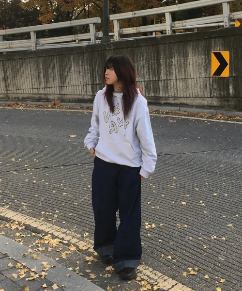 GRAVER（グレーバー）の「[ユニセックス]DOTS GRAV フードパーカー_ブラック（パーカー・レディース・ブラック・SMALL/MEDIUM/LARGE）」の9枚目の写真