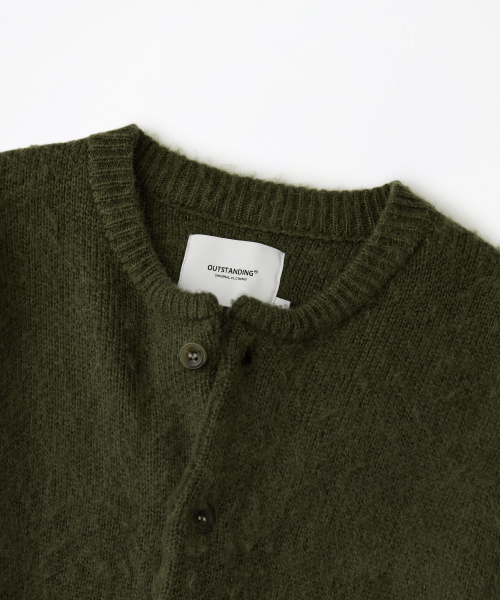 OUTSTANDING(アウトスタンディング)の「BRUSHED WOOL ROUND NECK CARDIGAN_MELANGE OLIVE(カーディガン/ボレロ・メンズ・その他・SMALL/MEDIUM/LARGE)」の3枚目の写真