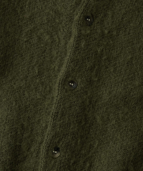OUTSTANDING(アウトスタンディング)の「BRUSHED WOOL ROUND NECK CARDIGAN_MELANGE OLIVE(カーディガン/ボレロ・メンズ・その他・SMALL/MEDIUM/LARGE)」の4枚目の写真