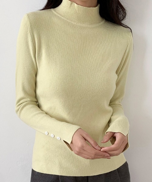 LOWO(ロワ)の「ハイネック 袖ボタンニット プルオーバー 長袖 トップス(ニット/セーター・レディース・ベージュ/ホワイト/キャメル/ボルドー/ブラウン/グリーン/ブラック/ピンクベージュ/グレー/チャコールグレー・FREE)」の7枚目の写真