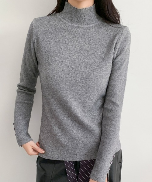 LOWO(ロワ)の「ハイネック 袖ボタンニット プルオーバー 長袖 トップス(ニット/セーター・レディース・ベージュ/ホワイト/キャメル/ボルドー/ブラウン/グリーン/ブラック/ピンクベージュ/グレー/チャコールグレー・FREE)」の14枚目の写真
