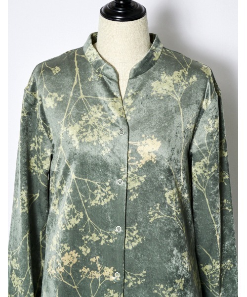 RUMCHE（ラムシェ）の「Tree Shade Velour Dress / ツリーシェイドベロアドレス（ワンピース・レディース・ブラック/カーキ/サックスブルー・SMALL/MEDIUM）」の7枚目の写真