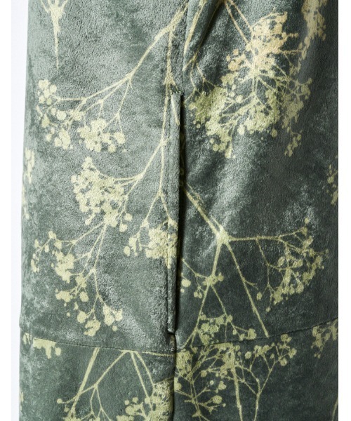 RUMCHE（ラムシェ）の「Tree Shade Velour Dress / ツリーシェイドベロアドレス（ワンピース・レディース・ブラック/カーキ/サックスブルー・SMALL/MEDIUM）」の9枚目の写真