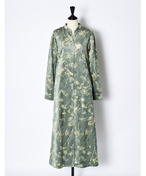 RUMCHE（ラムシェ）の「Tree Shade Velour Dress / ツリーシェイドベロアドレス（ワンピース・レディース・ブラック/カーキ/サックスブルー・SMALL/MEDIUM）」の4枚目の写真