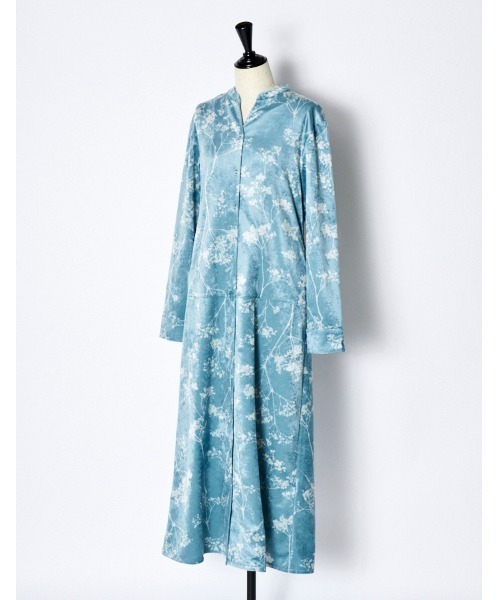 RUMCHE（ラムシェ）の「Tree Shade Velour Dress / ツリーシェイドベロアドレス（ワンピース・レディース・ブラック/カーキ/サックスブルー・SMALL/MEDIUM）」の12枚目の写真