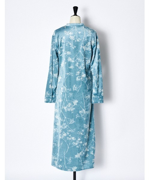 RUMCHE（ラムシェ）の「Tree Shade Velour Dress / ツリーシェイドベロアドレス（ワンピース・レディース・ブラック/カーキ/サックスブルー・SMALL/MEDIUM）」の13枚目の写真