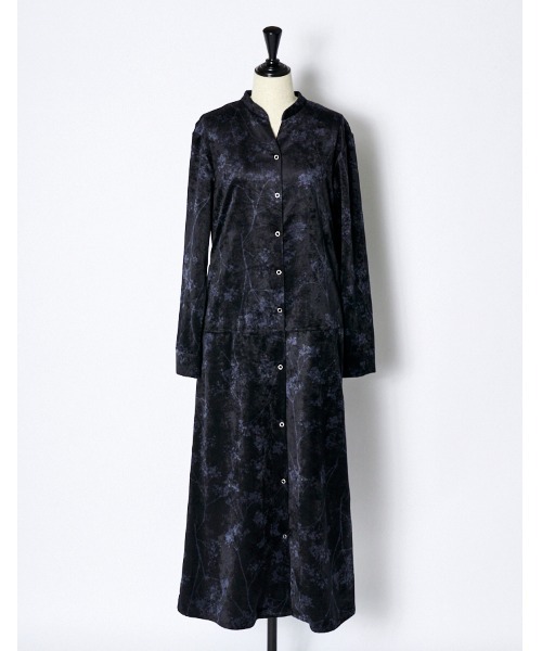 RUMCHE（ラムシェ）の「Tree Shade Velour Dress / ツリーシェイドベロアドレス（ワンピース・レディース・ブラック/カーキ/サックスブルー・SMALL/MEDIUM）」の18枚目の写真