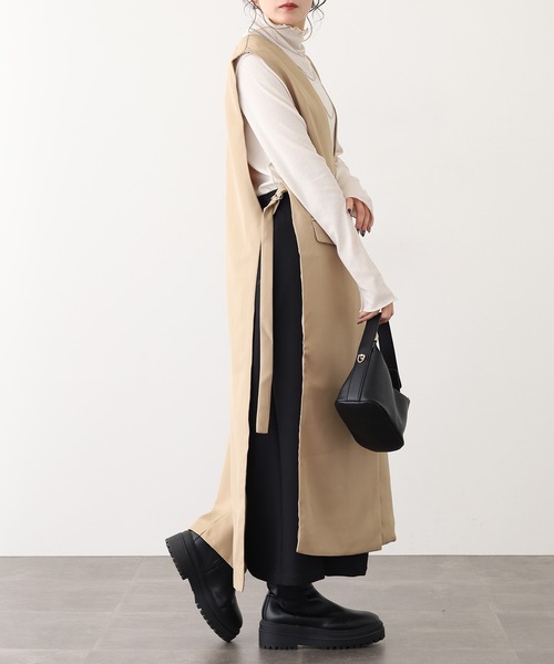 OMNES(オムネス)の「ノーカラーオープンサイドロングジレ(ベスト・レディース・ライトカーキ/ベージュ・FREE)」の6枚目の写真