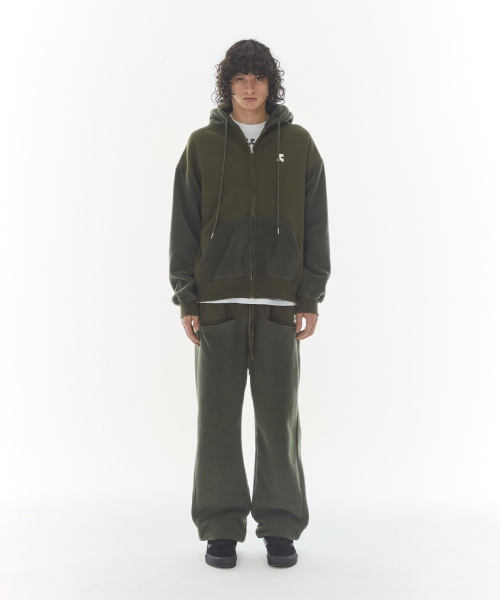 Rest&Recreation（レストアンドレクリエーション）の「COLORATION FLEECE JOGGER PANTS - KHAKI（スウェットパンツ・レディース・その他・SMALL/LARGE）」の2枚目の写真